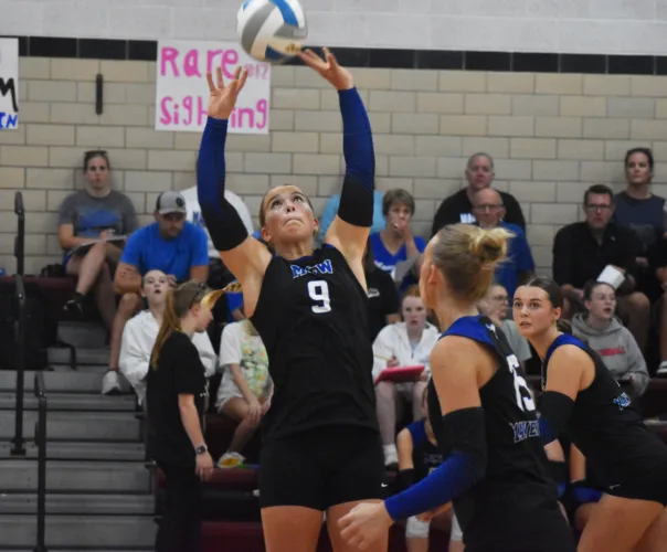 Area roundup: MCW volleyball remains perfect